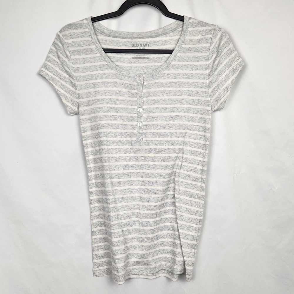 Old Navy Womens M Gray White Striped Short Sleeve 1/4‎ Button Down Basic